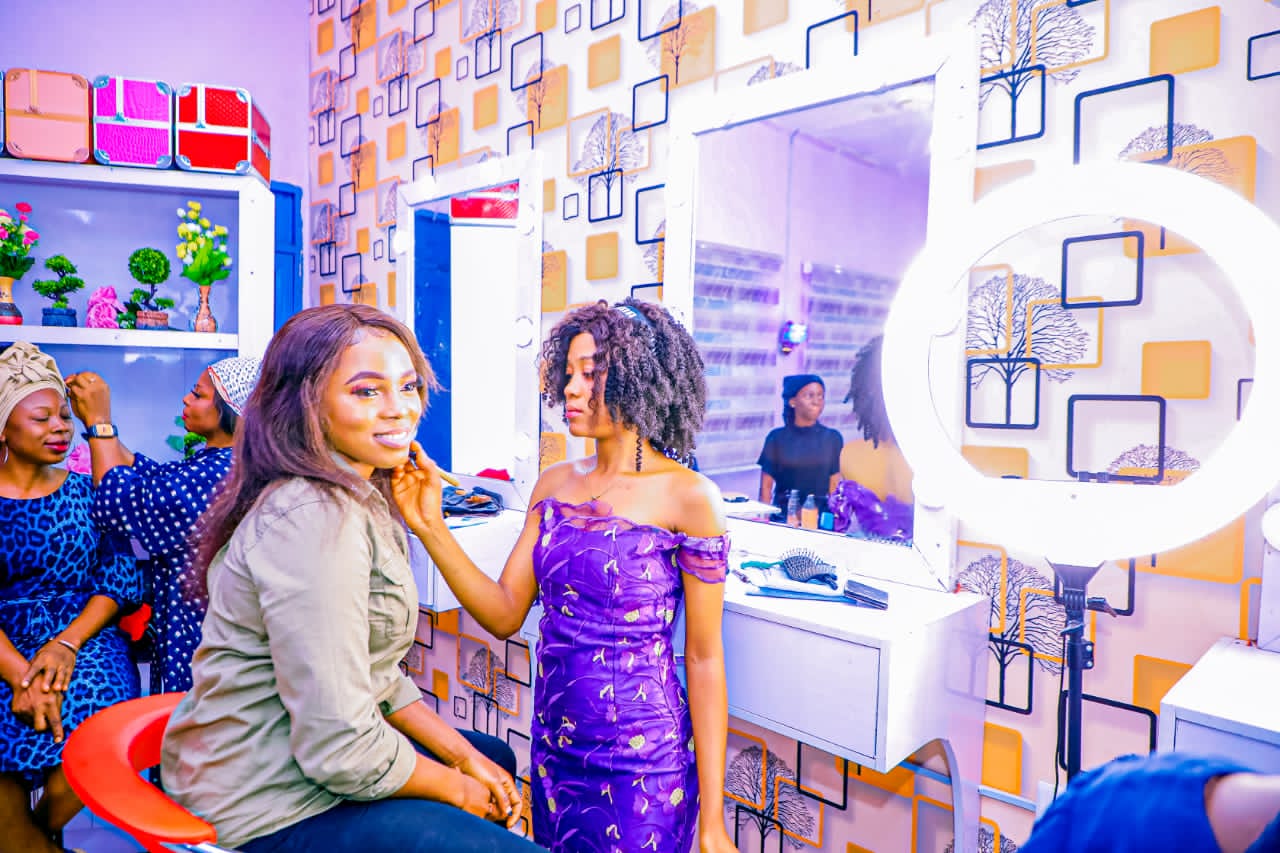 Make-up Studio